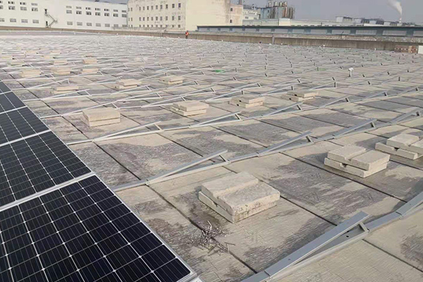 Installing Solar Panels on Flat Roofs